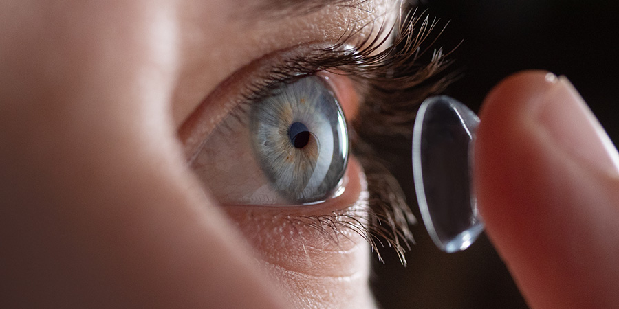Contact lens insertion