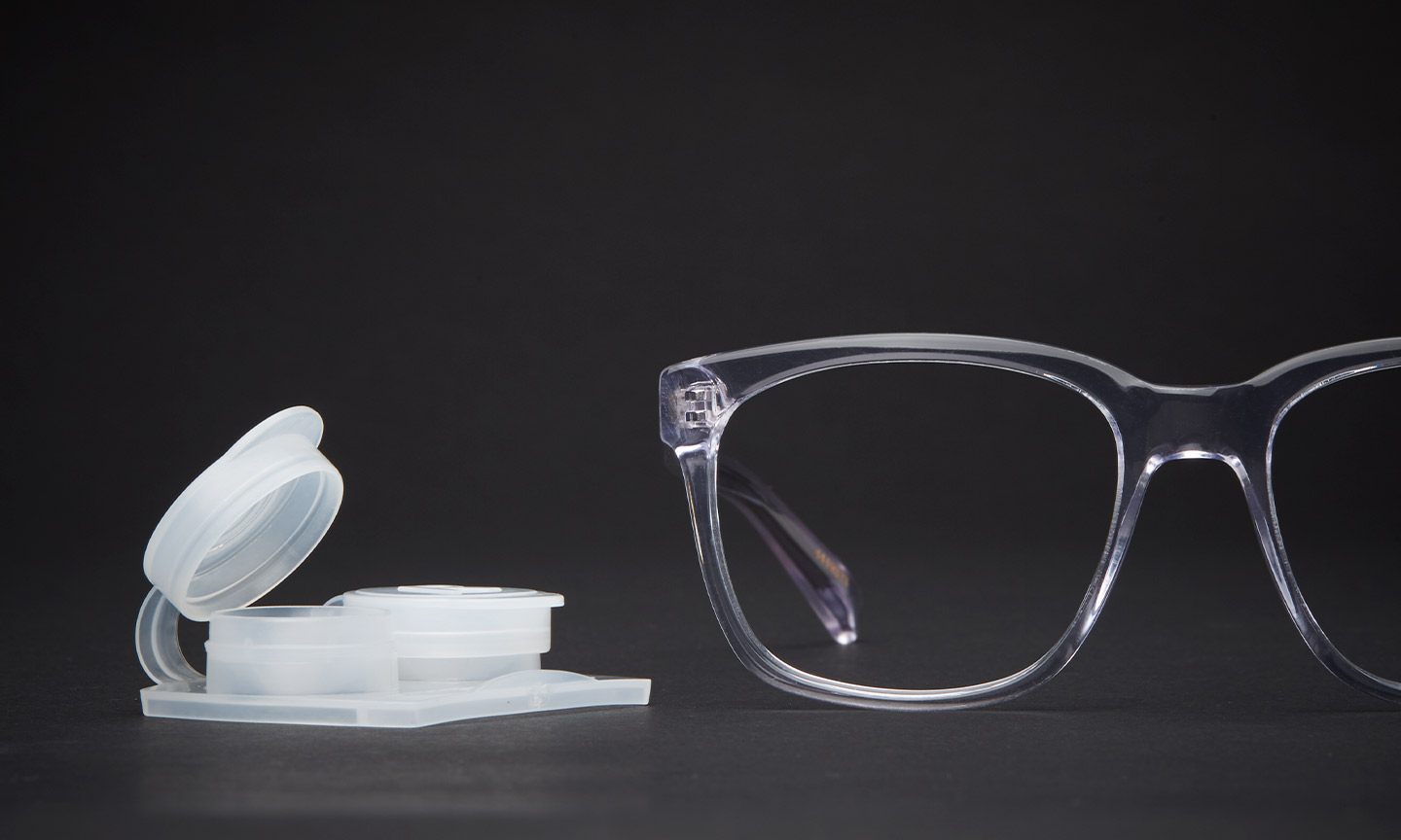 contacts vs glasses